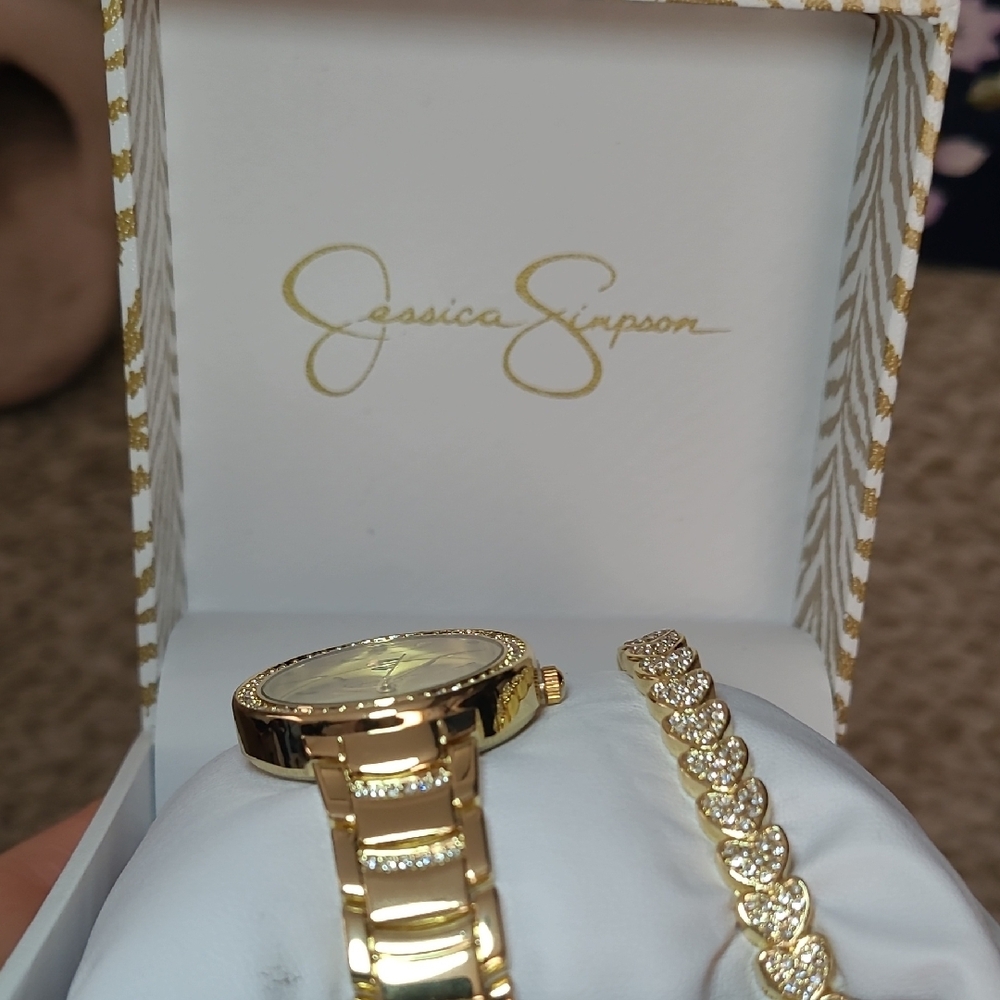 Jessica Simpson Gold Women's Watch and Bracelet Set - Picture 2 of 5